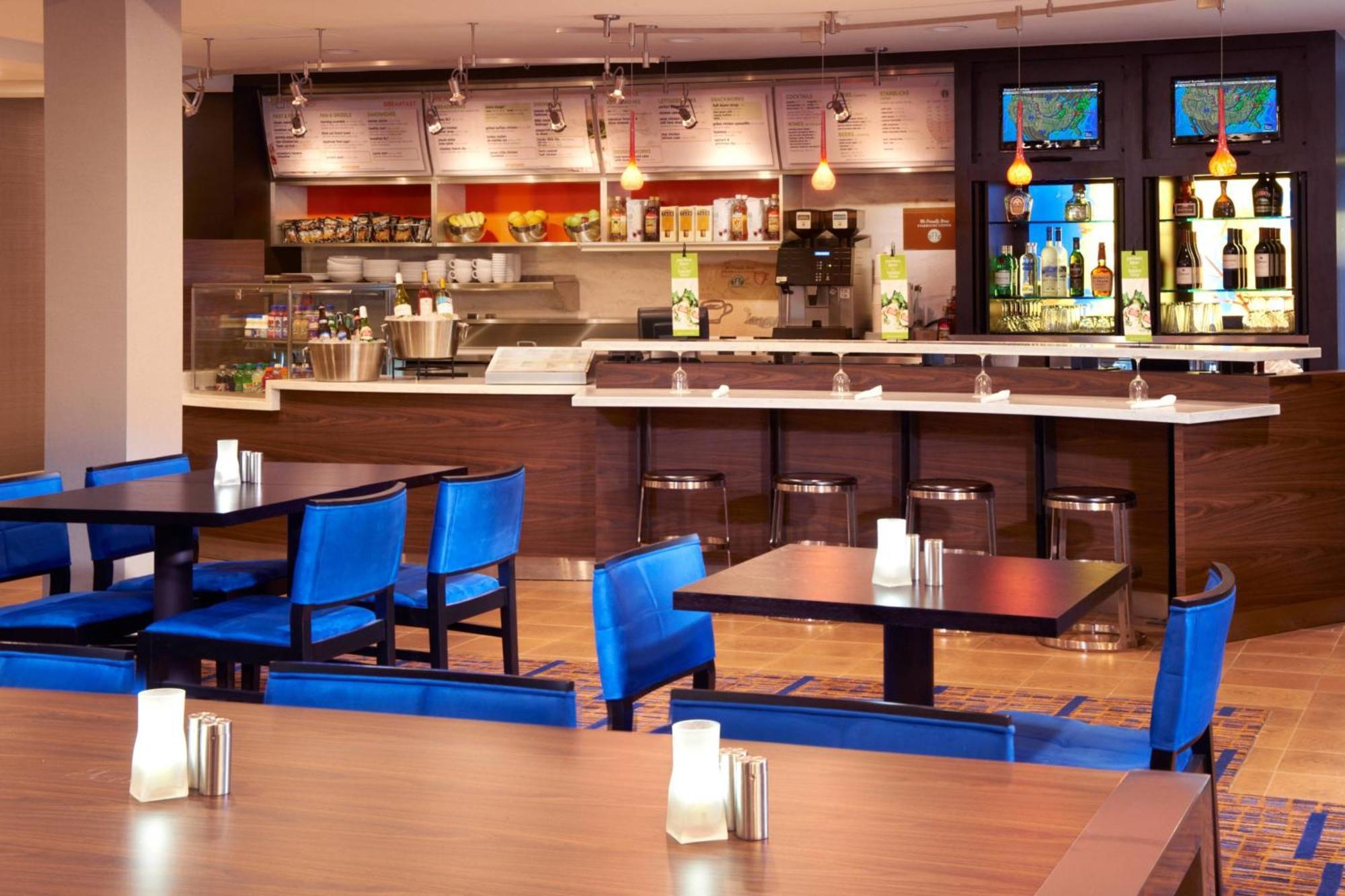 Hotel Courtyard Toledo Rossford/Perrysburg Esterno foto
