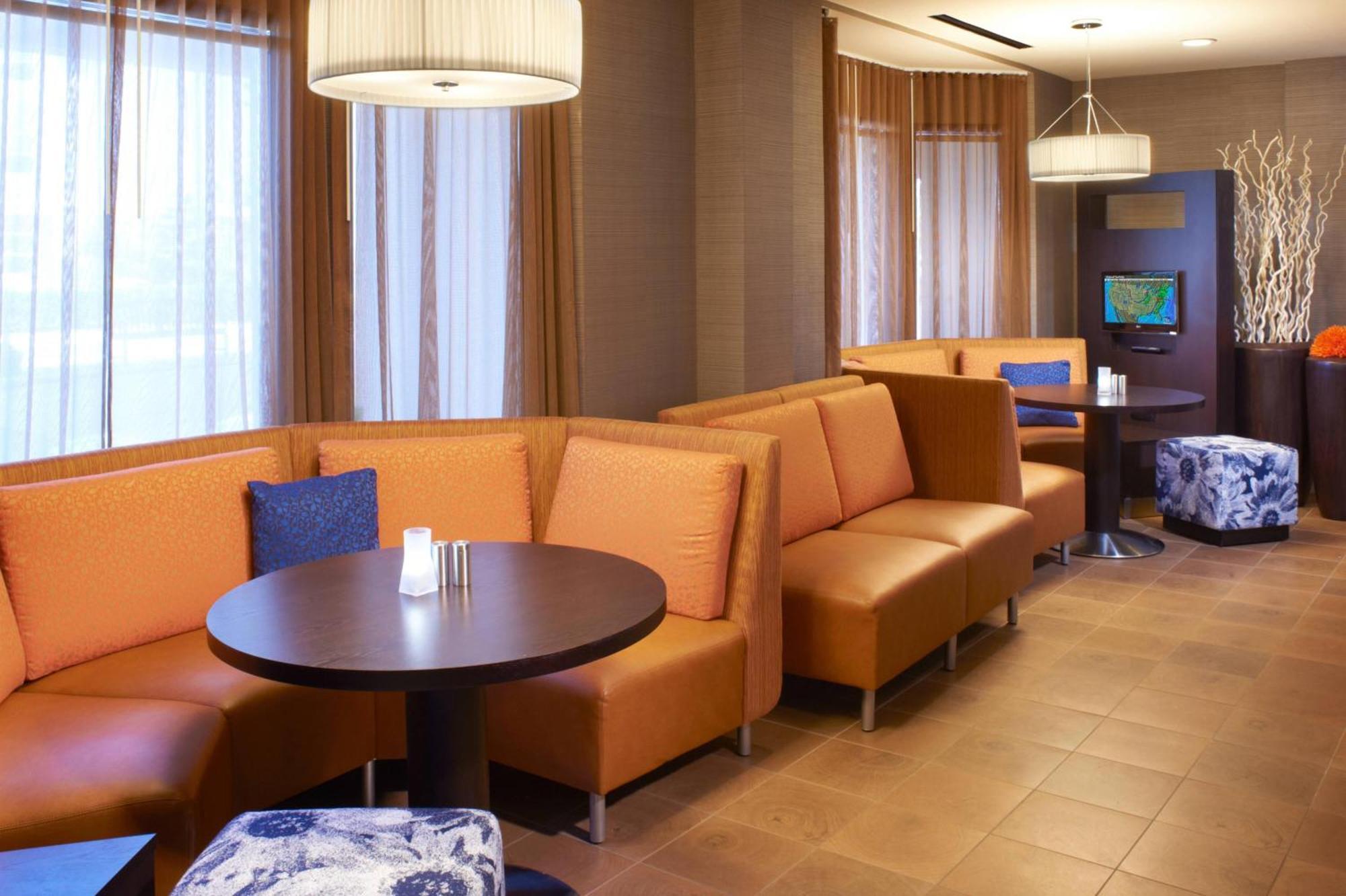 Hotel Courtyard Toledo Rossford/Perrysburg Esterno foto